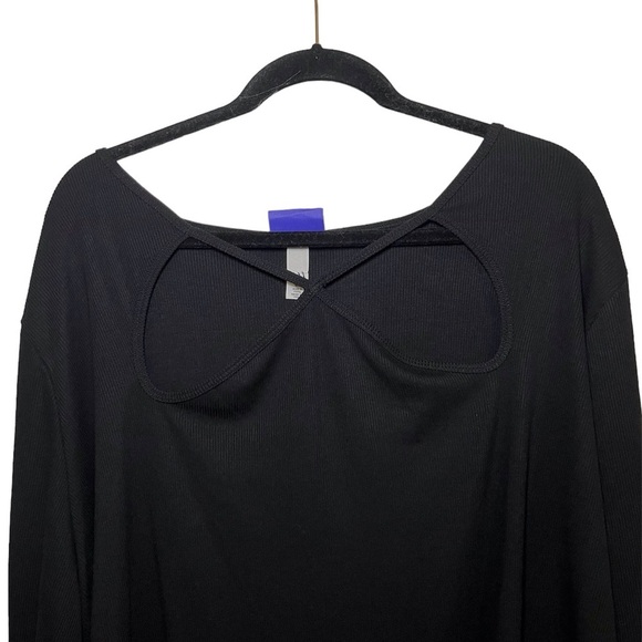 Ribbed Black Bodysuit with cut in front & snap closure Size: 4X - Picture 4 of 9